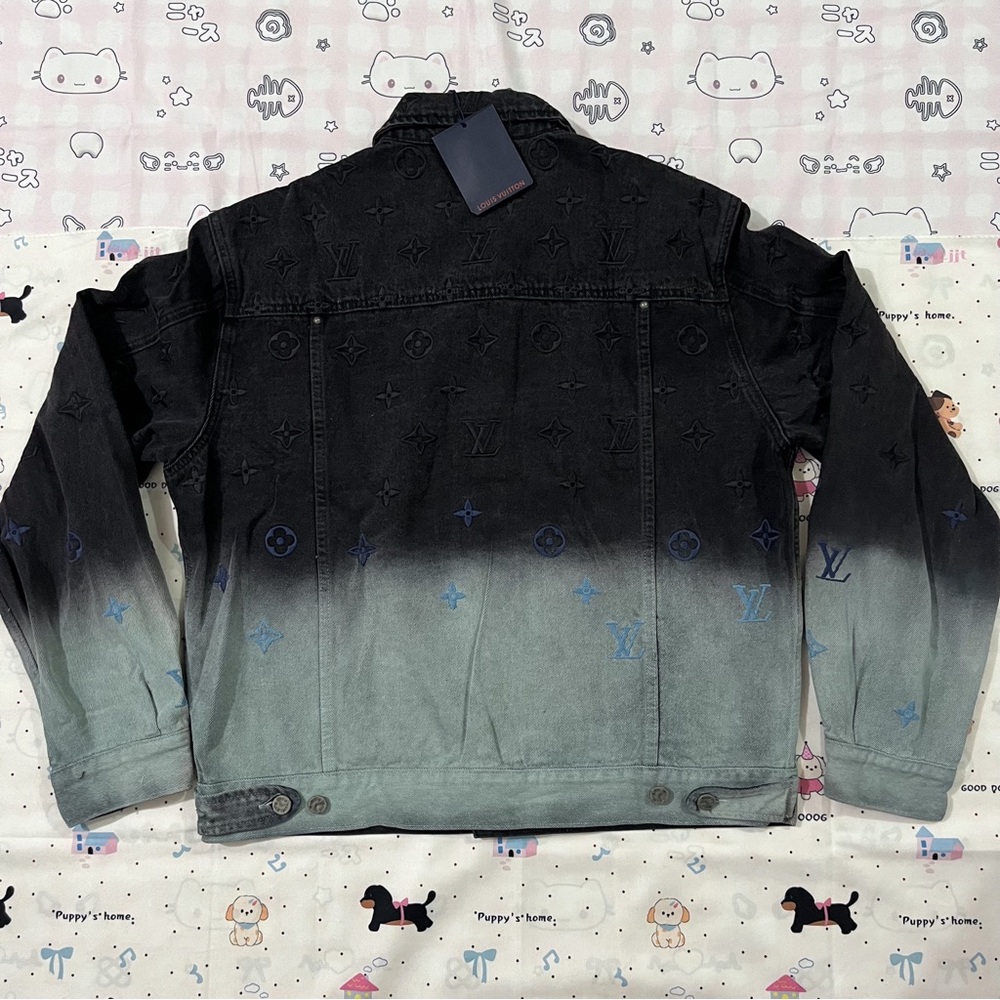 Louis Vuitton 24SS Collection Gradient Monogram
Denim Jacket - Picture 9 of 11